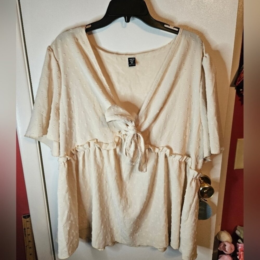 Shein Curve cream colored top 1X